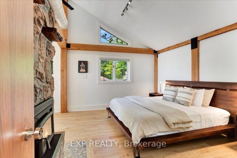 Photo 18 at 11 Crestwood Drive, North Shore, Barrie