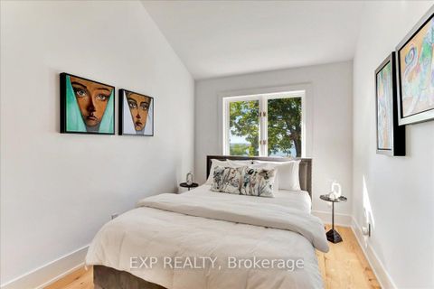 Photo 26 at 11 Crestwood Drive, North Shore, Barrie