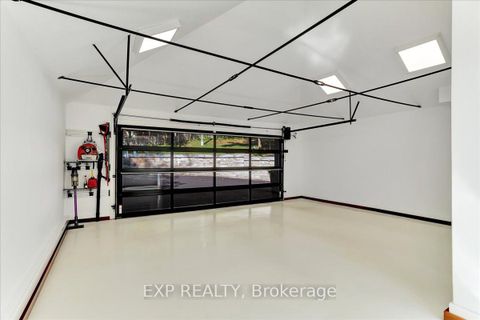 Photo 36 at 11 Crestwood Drive, North Shore, Barrie