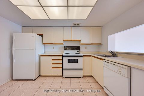 Photo 4 at 308 - 7440 Bathurst Street, Brownridge, Vaughan