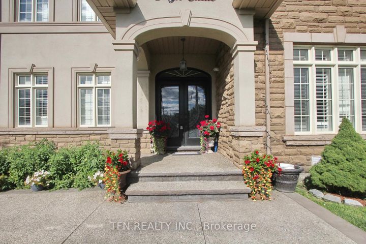 Photo 6 at 1 Beacon Hill Drive, Credit Valley, Brampton