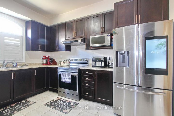 Photo 20 at 1 Beacon Hill Drive, Credit Valley, Brampton
