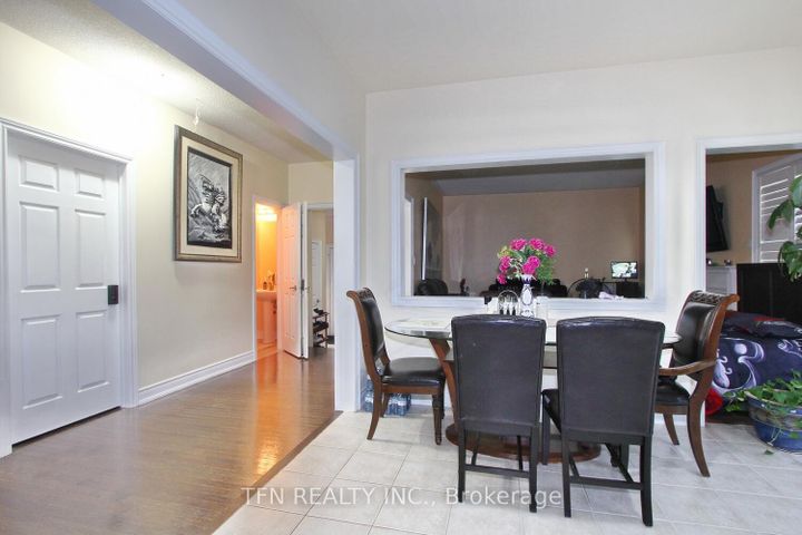 Photo 22 at 1 Beacon Hill Drive, Credit Valley, Brampton