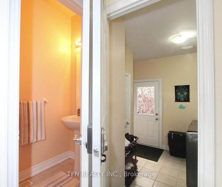 Photo 24 at 1 Beacon Hill Drive, Credit Valley, Brampton