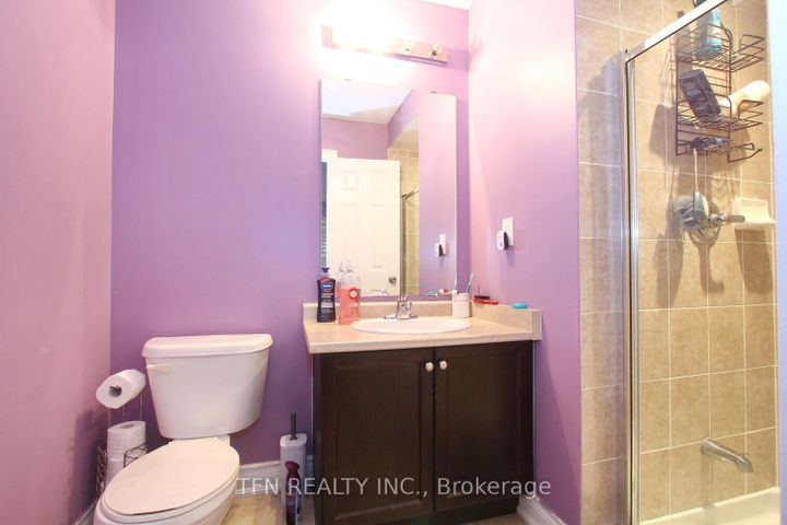 Photo 33 at 1 Beacon Hill Drive, Credit Valley, Brampton