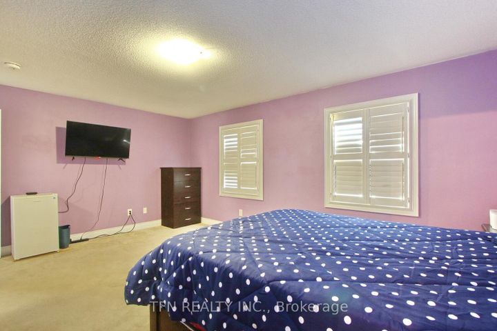 Photo 34 at 1 Beacon Hill Drive, Credit Valley, Brampton