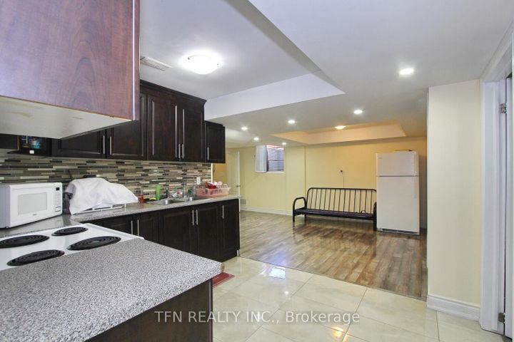 Photo 42 at 1 Beacon Hill Drive, Credit Valley, Brampton