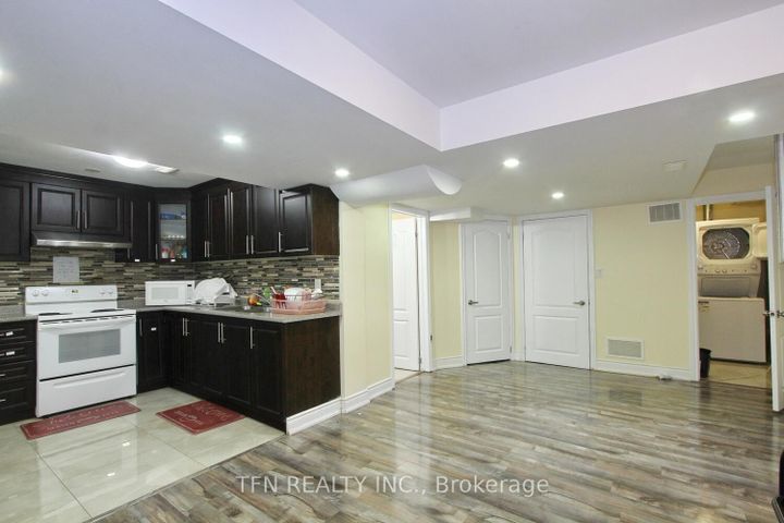 Photo 43 at 1 Beacon Hill Drive, Credit Valley, Brampton