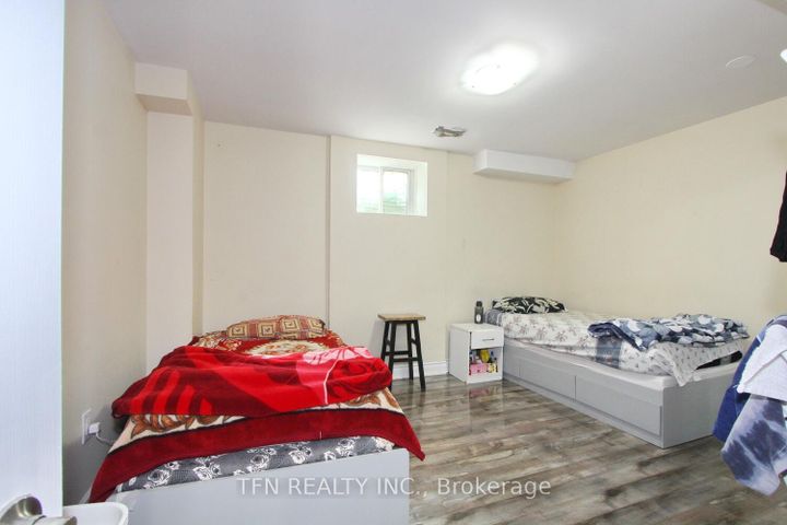 Photo 45 at 1 Beacon Hill Drive, Credit Valley, Brampton