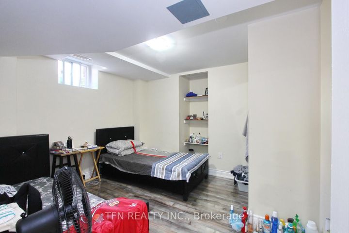 Photo 46 at 1 Beacon Hill Drive, Credit Valley, Brampton
