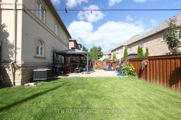 Photo 48 at 1 Beacon Hill Drive, Credit Valley, Brampton