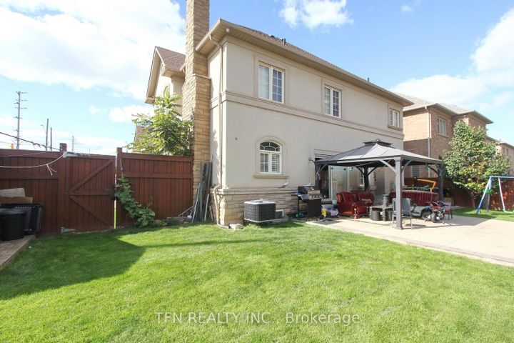 Photo 49 at 1 Beacon Hill Drive, Credit Valley, Brampton