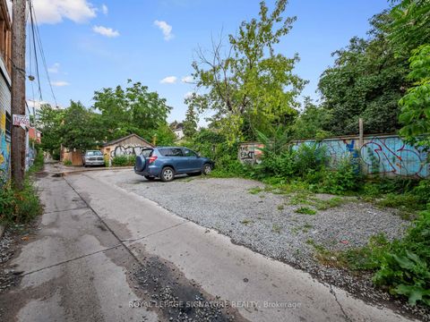 Photo 30 at 725 Dovercourt Road, Little Italy, Toronto
