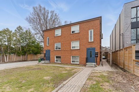 Photo 1 at 9-11 Bracebridge Avenue, Lumsden, Toronto