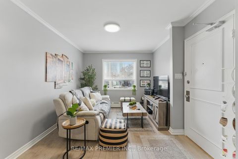 Photo 4 at 9-11 Bracebridge Avenue, Lumsden, Toronto Photo 4 at 9-11 Bracebridge Avenue, Lumsden, Toronto