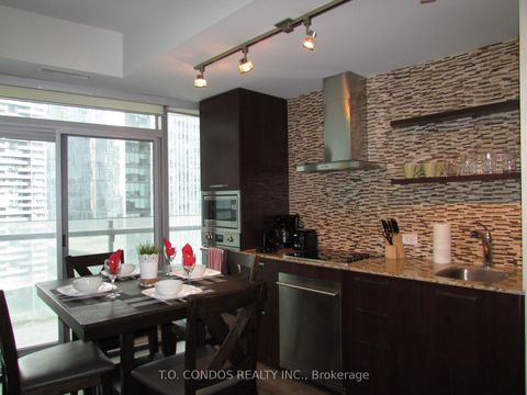 Photo 4 at 1901 - 12 York Street, Waterfront Communities C1, Toronto