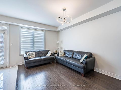 Photo 6 at 15 Lowther Avenue, Oak Ridges, Richmond Hill