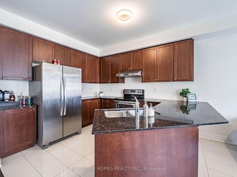 Photo 10 at 15 Lowther Avenue, Oak Ridges, Richmond Hill