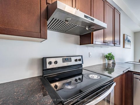 Photo 16 at 15 Lowther Avenue, Oak Ridges, Richmond Hill