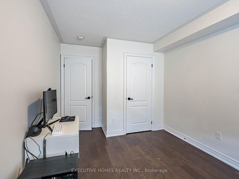 Photo 30 at 15 Lowther Avenue, Oak Ridges, Richmond Hill