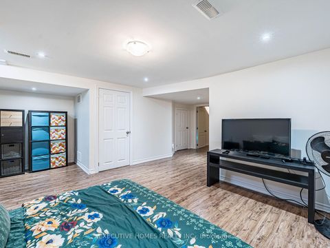 Photo 45 at 15 Lowther Avenue, Oak Ridges, Richmond Hill
