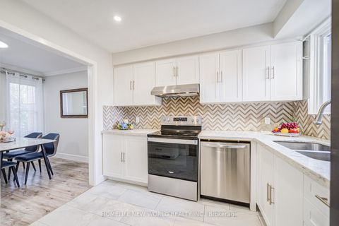 Photo 5 at 29 Puma Drive, L'Amoreaux, Toronto