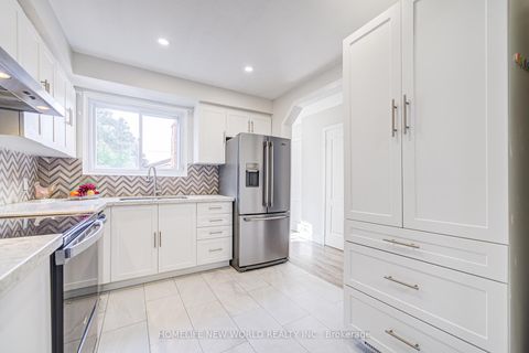 Photo 8 at 29 Puma Drive, L'Amoreaux, Toronto