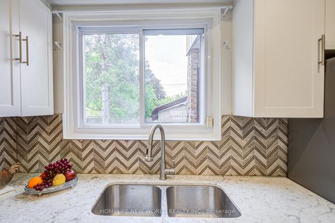 Photo 9 at 29 Puma Drive, L'Amoreaux, Toronto