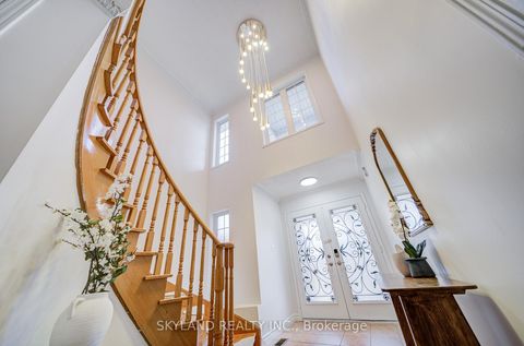 Photo 5 at 78 Monteith Crescent, Maple, Vaughan
