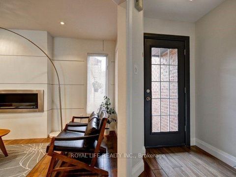 Photo 1 at 1070 Lindsay Drive, GA Glen Abbey, Oakville
