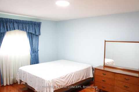 Photo 4 at 25 Quaker Ridge Road, Glen Shields, Vaughan