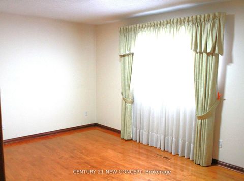 Photo 6 at 25 Quaker Ridge Road, Glen Shields, Vaughan