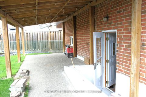 Photo 12 at 25 Quaker Ridge Road, Glen Shields, Vaughan