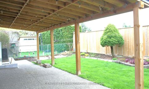 Photo 14 at 25 Quaker Ridge Road, Glen Shields, Vaughan