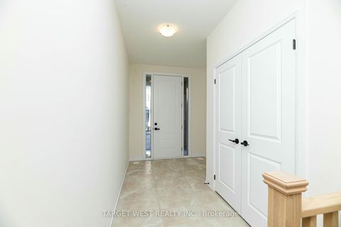 Photo 4 at 23 Archambault Way, Vellore Village, Vaughan