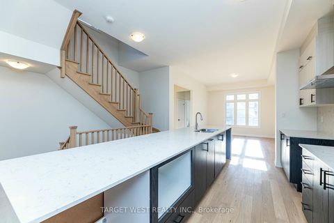 Photo 14 at 23 Archambault Way, Vellore Village, Vaughan