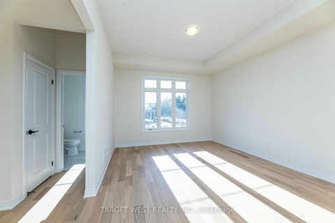 Photo 19 at 23 Archambault Way, Vellore Village, Vaughan