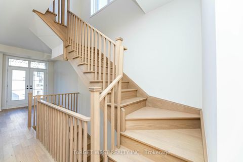Photo 21 at 23 Archambault Way, Vellore Village, Vaughan