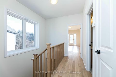 Photo 24 at 23 Archambault Way, Vellore Village, Vaughan