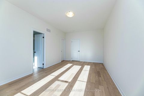 Photo 27 at 23 Archambault Way, Vellore Village, Vaughan