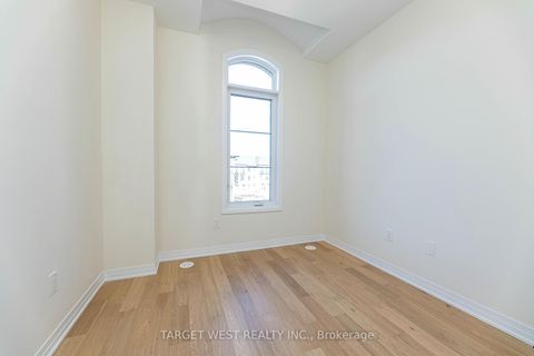 Photo 34 at 23 Archambault Way, Vellore Village, Vaughan