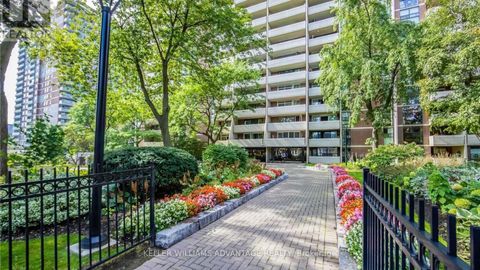 Photo 1 at 810 - 40 Homewood Avenue, South St. James Town, Toronto