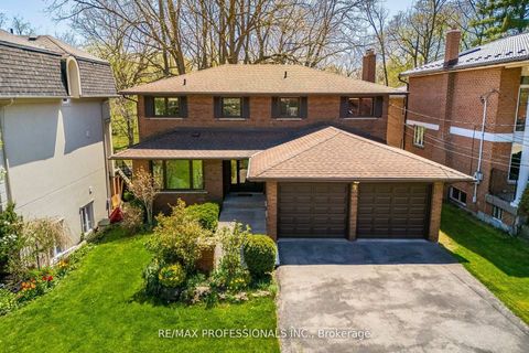 Photo 1 at 9 Wingrove Hill, City Centre West, Toronto Photo 1 at 9 Wingrove Hill, City Centre West, Toronto