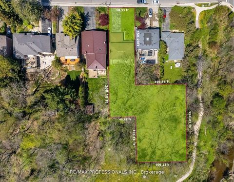 Photo 2 at 9 Wingrove Hill, City Centre West, Toronto