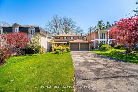Photo 3 at 9 Wingrove Hill, City Centre West, Toronto