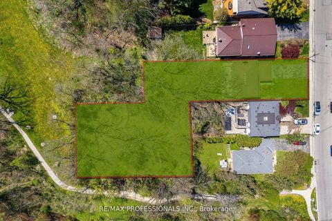 Photo 4 at 9 Wingrove Hill, City Centre West, Toronto Photo 4 at 9 Wingrove Hill, City Centre West, Toronto