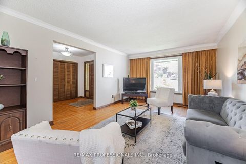 Photo 6 at 9 Wingrove Hill, City Centre West, Toronto