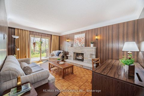 Photo 12 at 9 Wingrove Hill, City Centre West, Toronto