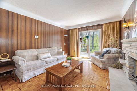 Photo 13 at 9 Wingrove Hill, City Centre West, Toronto