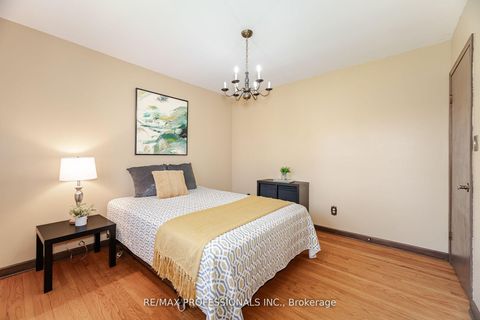 Photo 19 at 9 Wingrove Hill, City Centre West, Toronto Photo 19 at 9 Wingrove Hill, City Centre West, Toronto